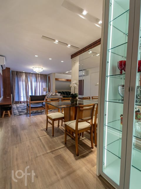 Image 15 - 272629